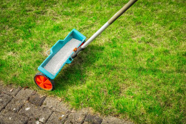 Cost of Commercial Lawn Treatment in Ballwin